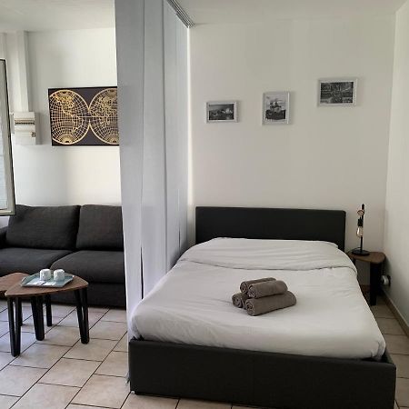Studio Paul - Terrasse - Parking Gratuit - Need And Co Apartman Blois Kültér fotó