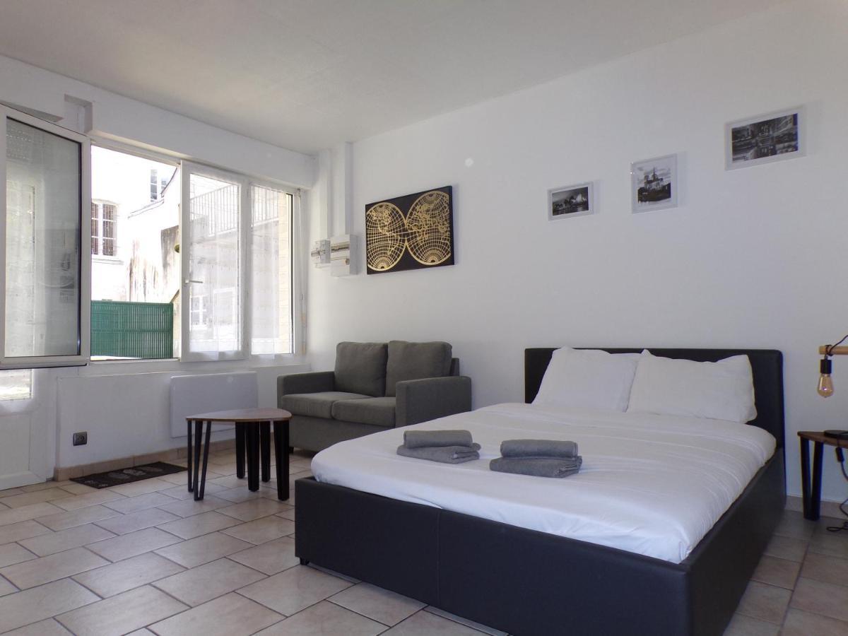 Studio Paul - Terrasse - Parking Gratuit - Need And Co Apartman Blois Kültér fotó